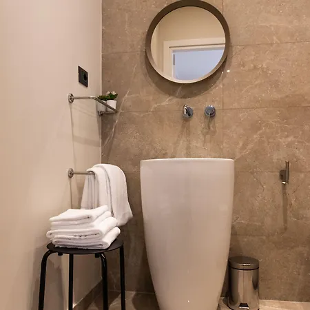 Xxiv Domus Luxury 4* Róma