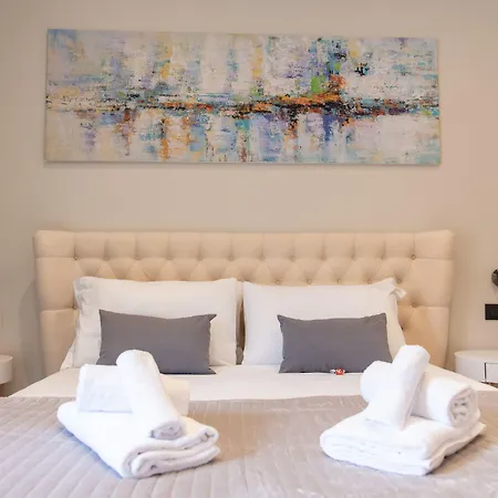 Affittacamere Xxiv Domus Luxury 4*